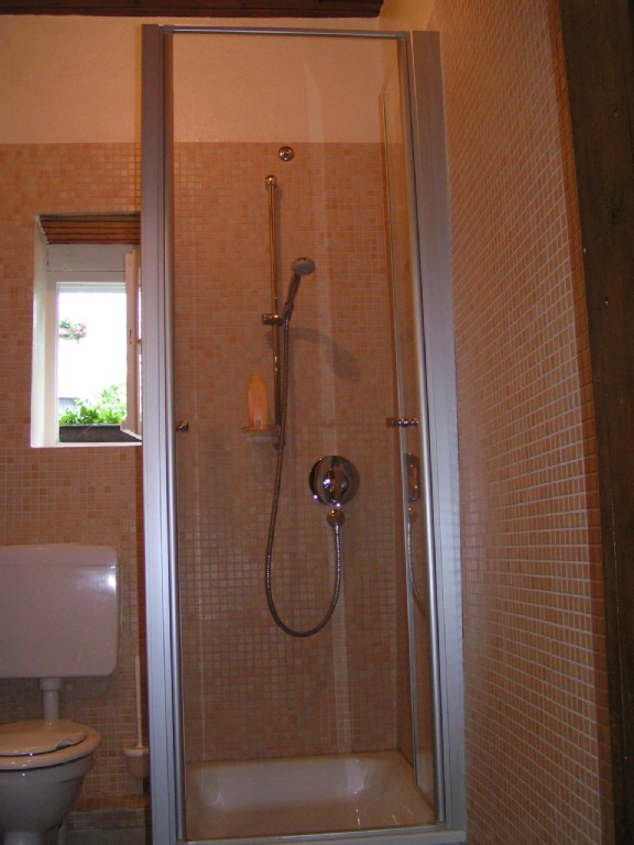 Bad (Dusche/WC) EG